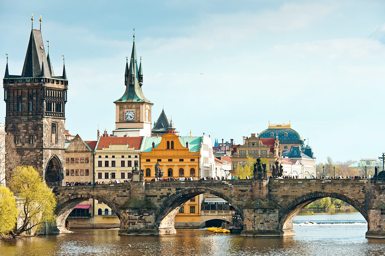 Stare Mesto (gamlebyen) med Karlsbroen, Praha