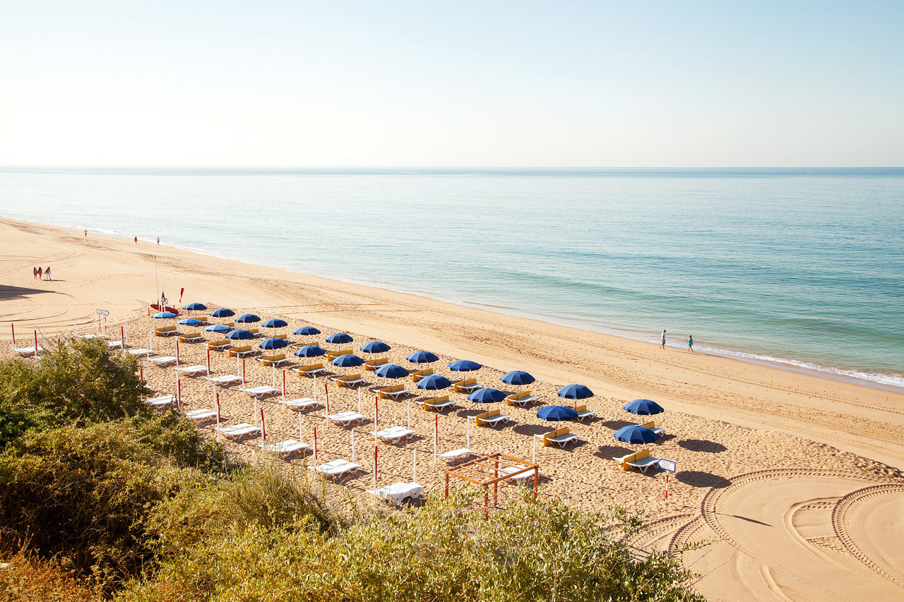 Stranden Praia do Inatel i Albufeira