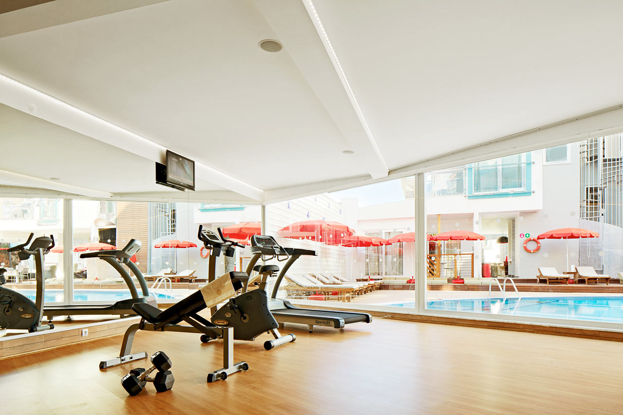 Treningsstudio på nabohotellet Sunprime Alanya Beach som gjester på Sunpark Beach fritt kan benytte