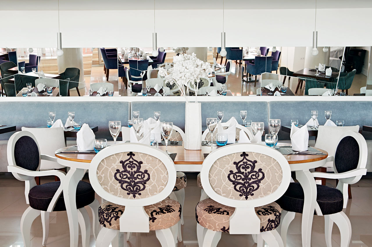 Duket for middag i Sunprime Restaurant