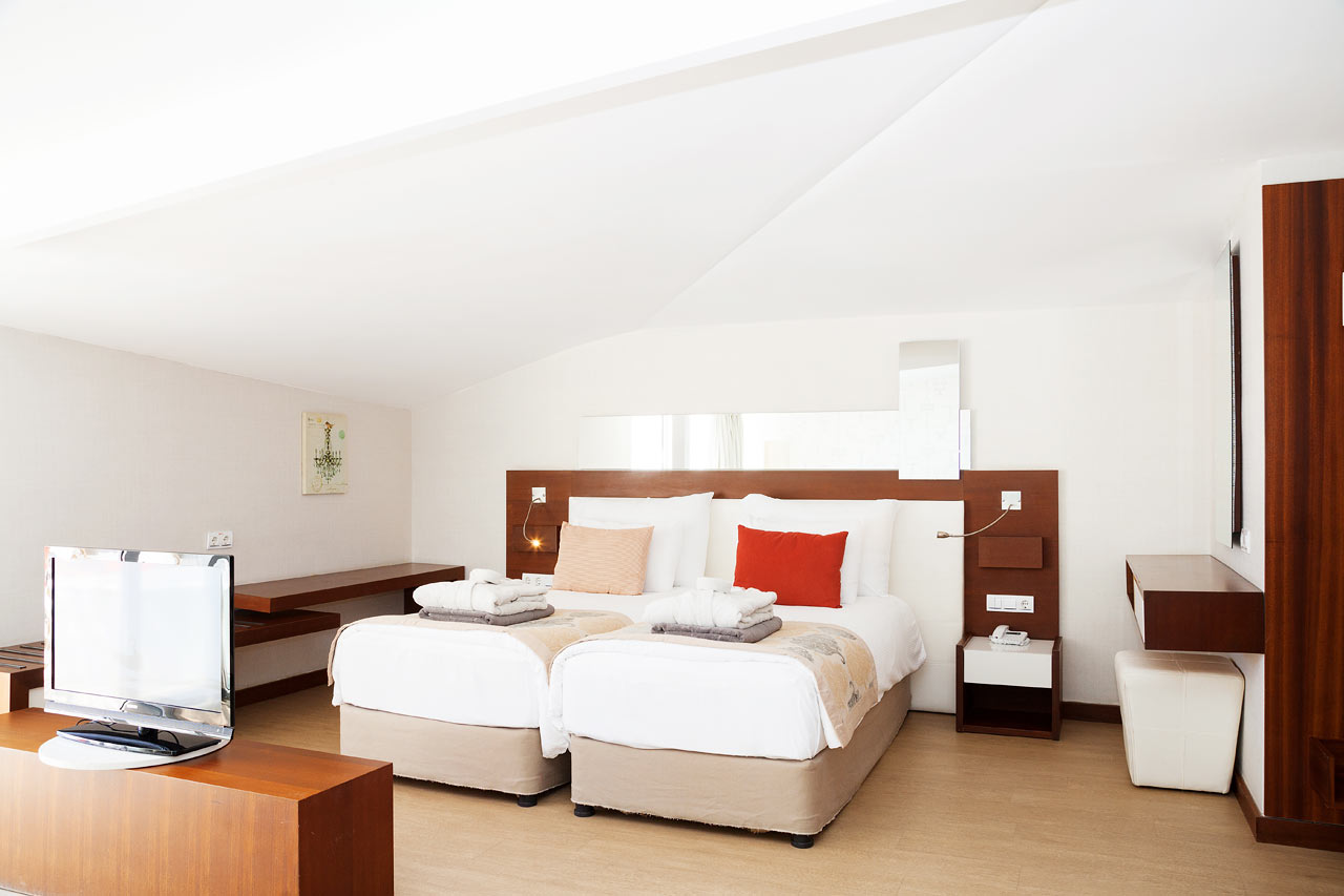 Penthouse Suite med balkong med begrenset havutsikt
