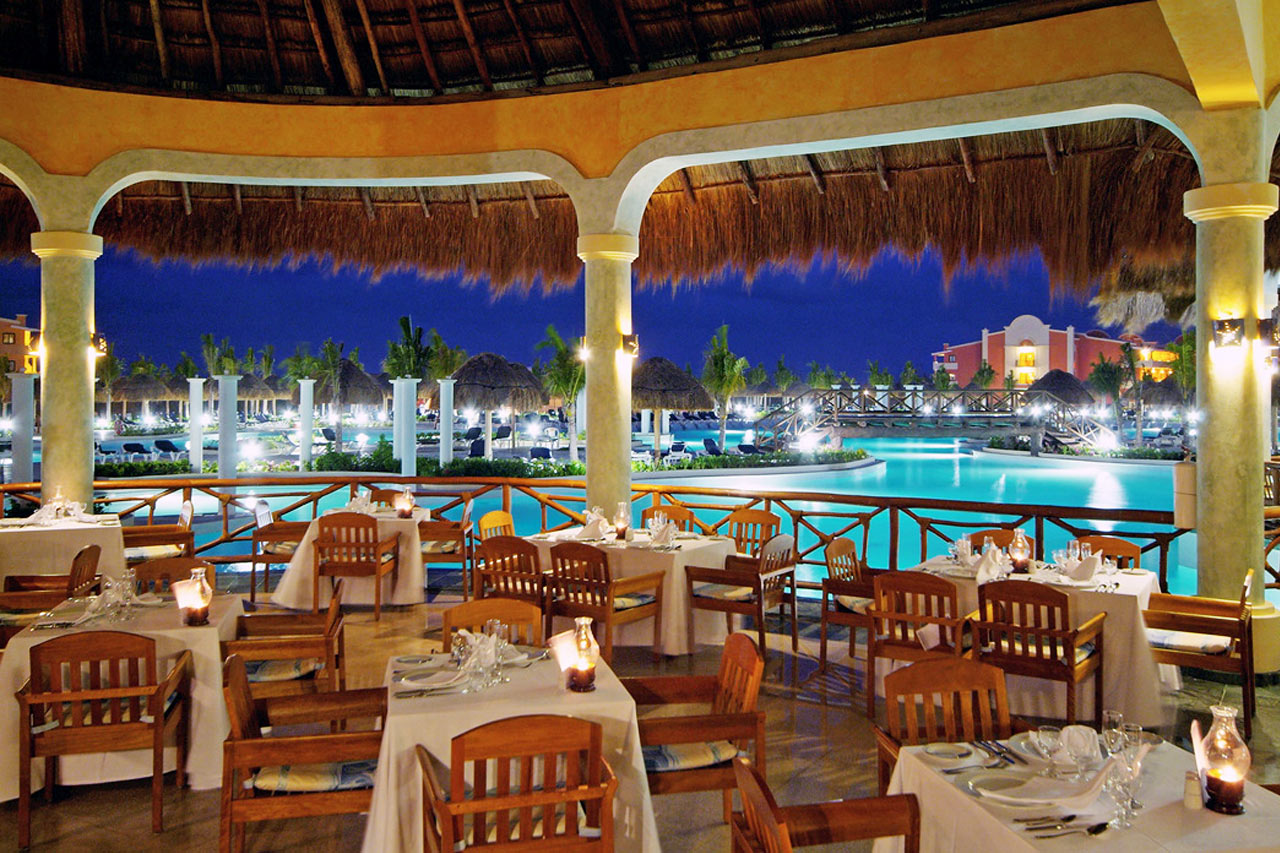 Velg mellom mange restauranter med All Inclusive