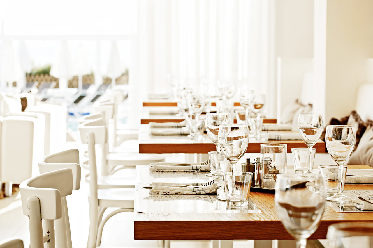 Utendørs eller innendørs? I restauranten velger du hvor du vil nyte maten.