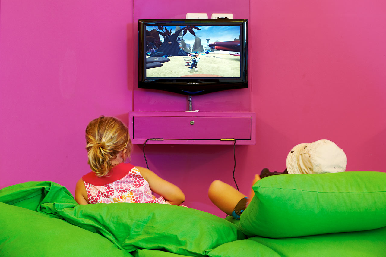 I Play & Chat kan du spille PlayStation og chatte med venner.