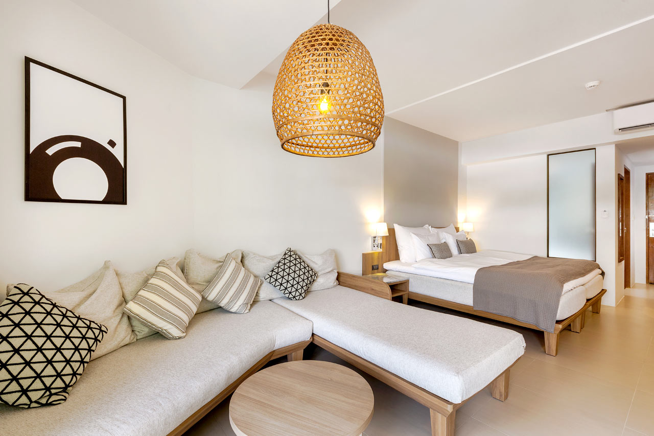 1-romssuite Family Suite, balkong mot bassengområdet og 1-romssuite Royal Family Suite. Bildet er et eksempel på hvordan det kan bli seende ut etter renovering vinteren 2019/2020