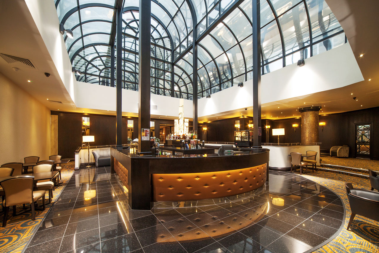 Hotellbar som deles med søsterhotellet President og Imperial.