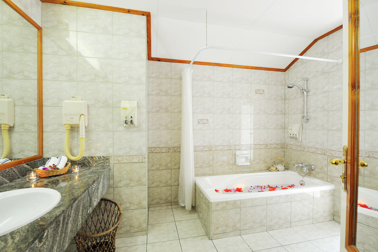 Superior Beach Bungalow