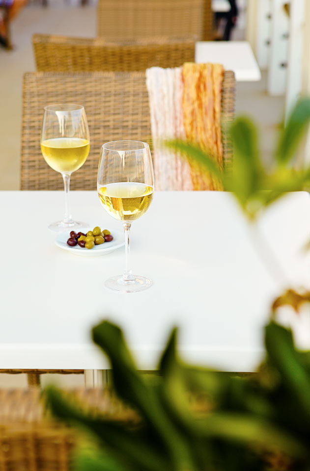 Et glass før maten på Prime Kitchens uteservering