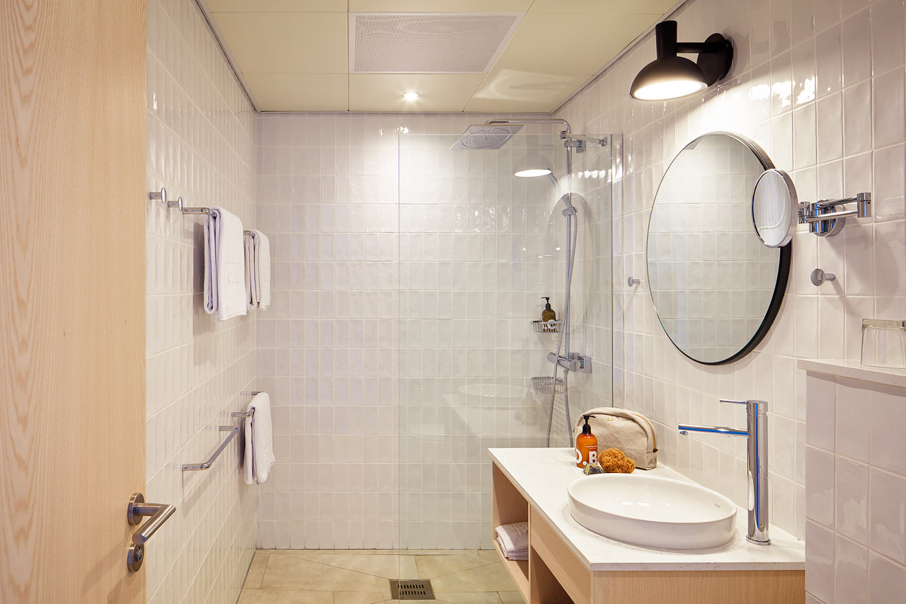 2-roms CLUB SUITE med terrasse mot havet og direkte utgang til privat, delt basseng