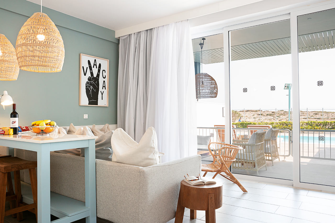 2-roms CLUB POOL SUITE, stor terrasse mot havet med direkte utgang til privat, delt basseng