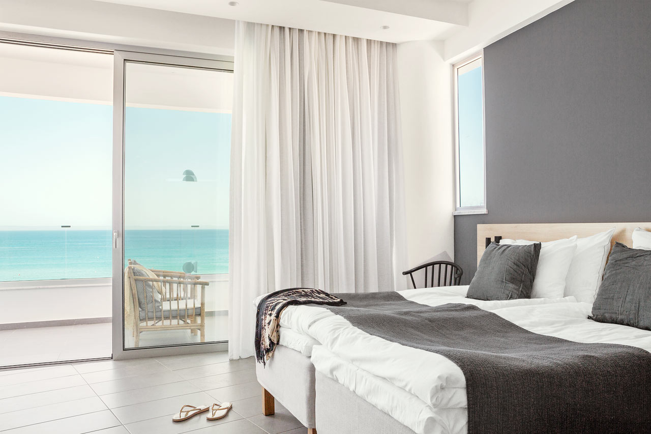 Prime Lounge Suite 1 rom med stor balkong med havutsikt