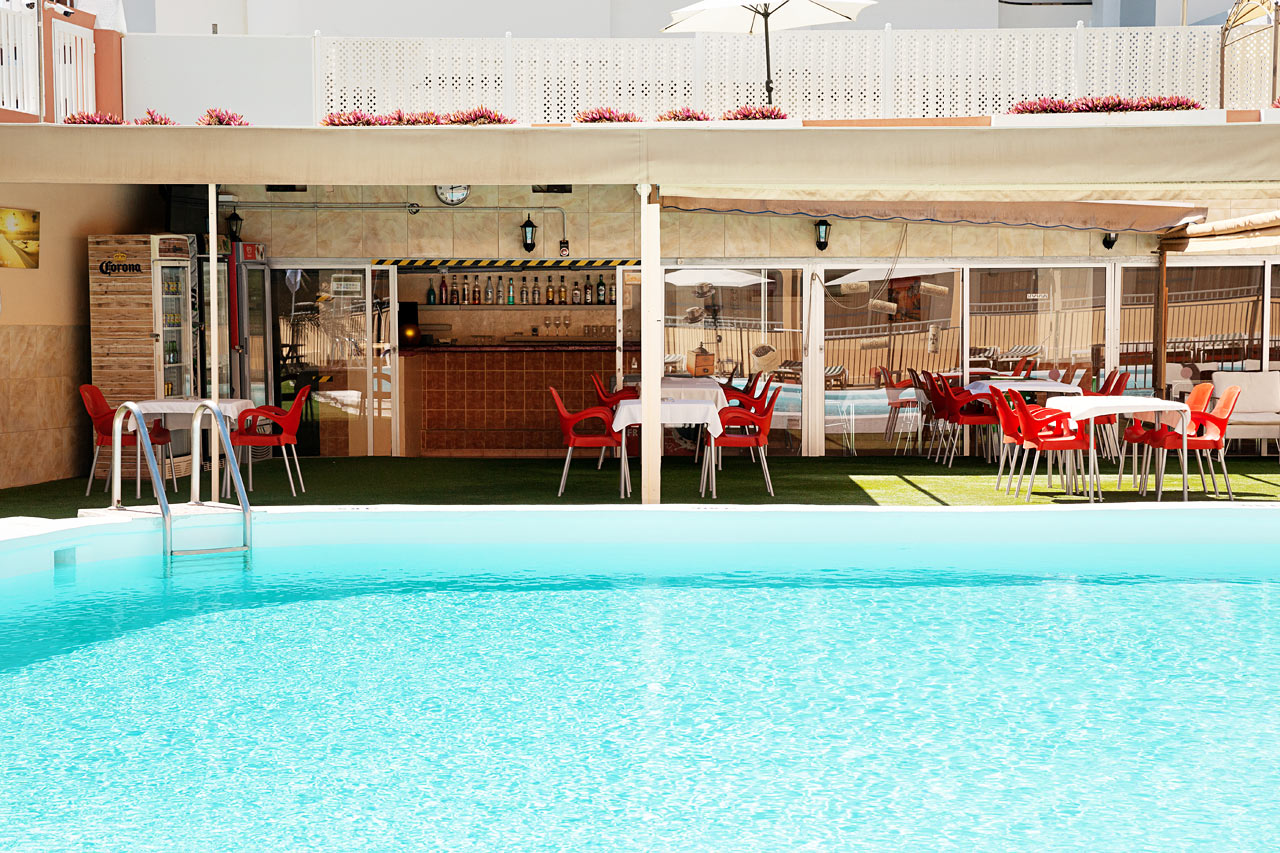 Hotellets bassengbar