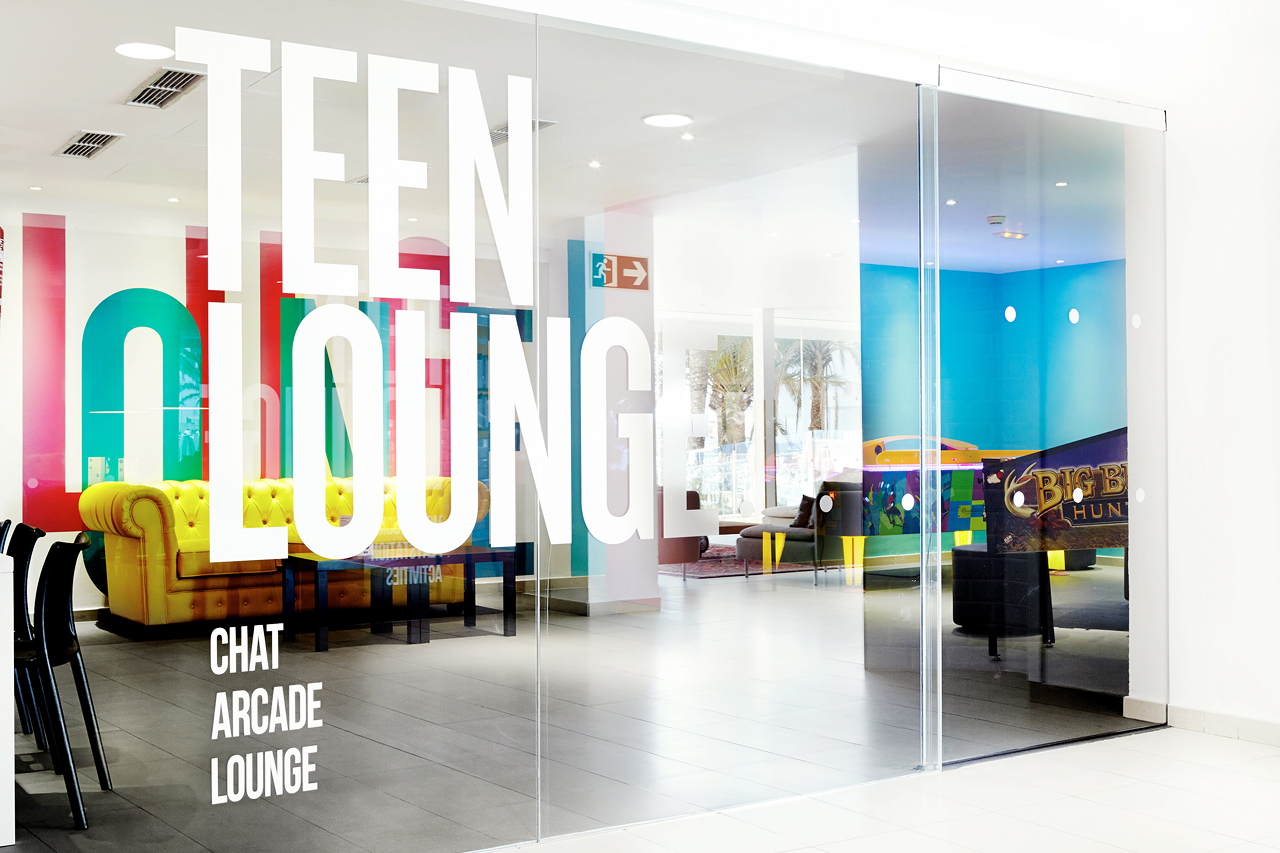 Teen Lounge er møtestedet for alle unge som trenger en pause fra foreldre og småbarn
