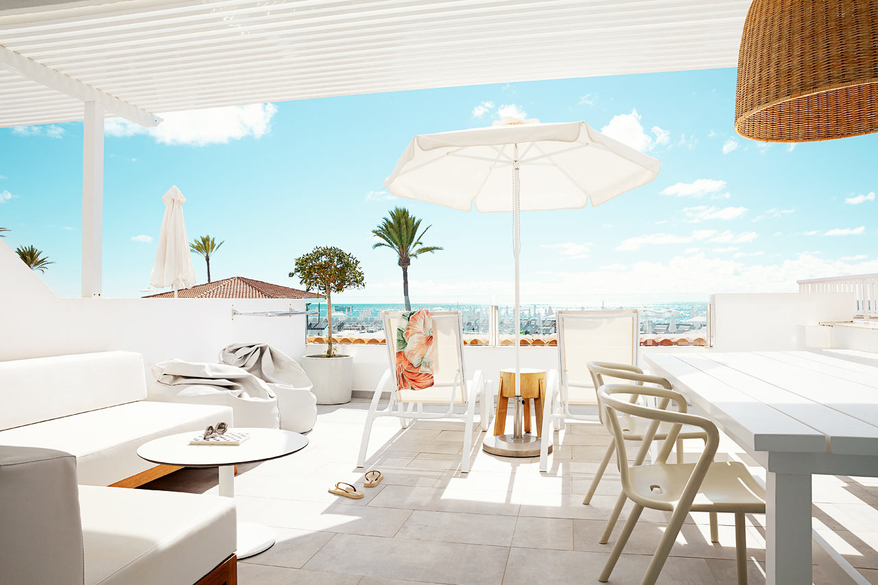 2-romsleilighet ROYAL LOUNGE SUITE med stor balkong med havutsikt