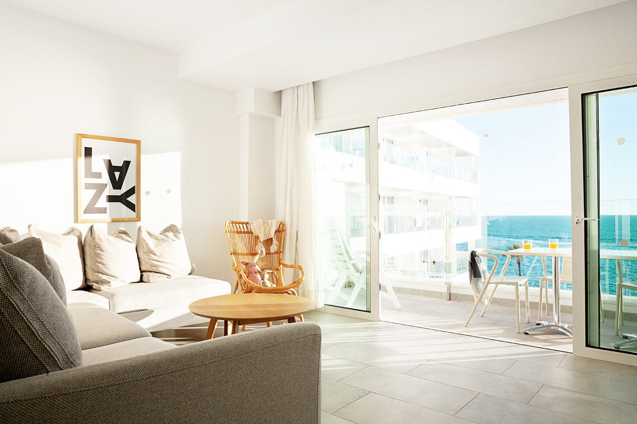 2-romsleilighet ROYAL LOUNGE SUITE med stor balkong med havutsikt
