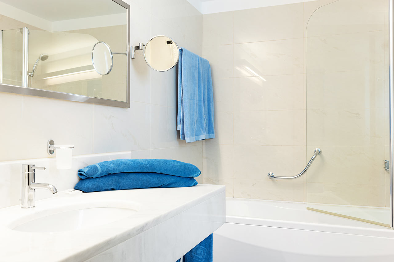Badet i en 3-romsleilighet i bungalow med høyere standard