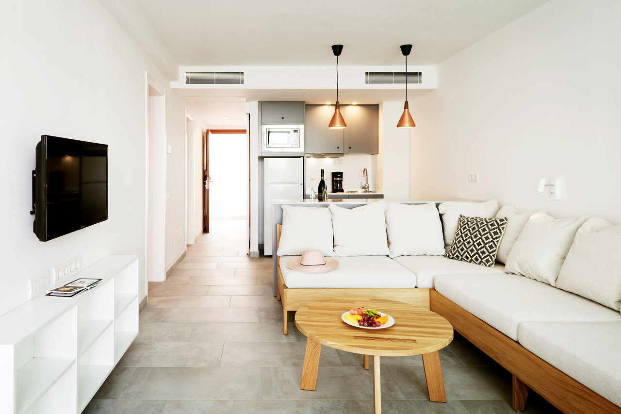 3-roms Club Suite med inngjerdet terrasse og direkte utgang til privat, delt basseng