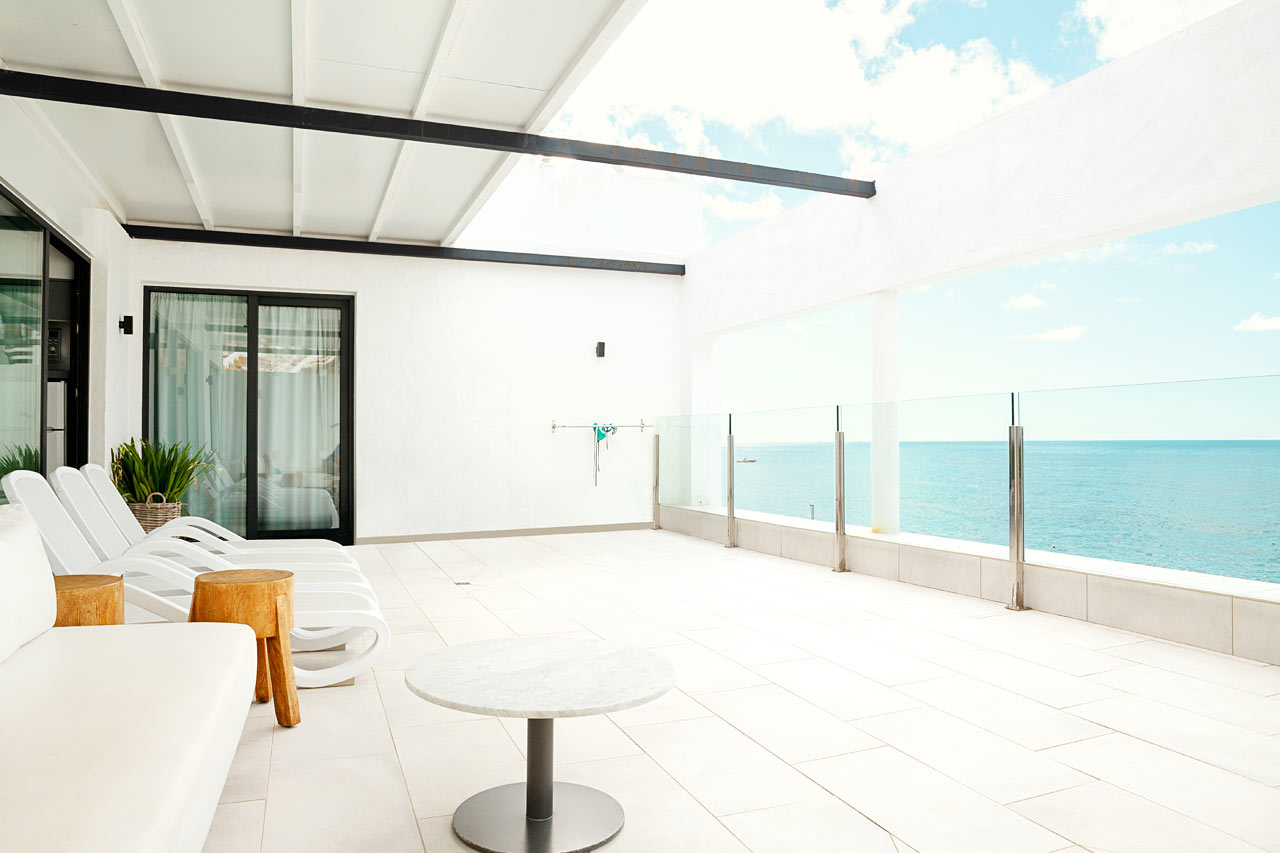3-roms Generous Suite med stor tak- og loungeterrasse med havutsikt