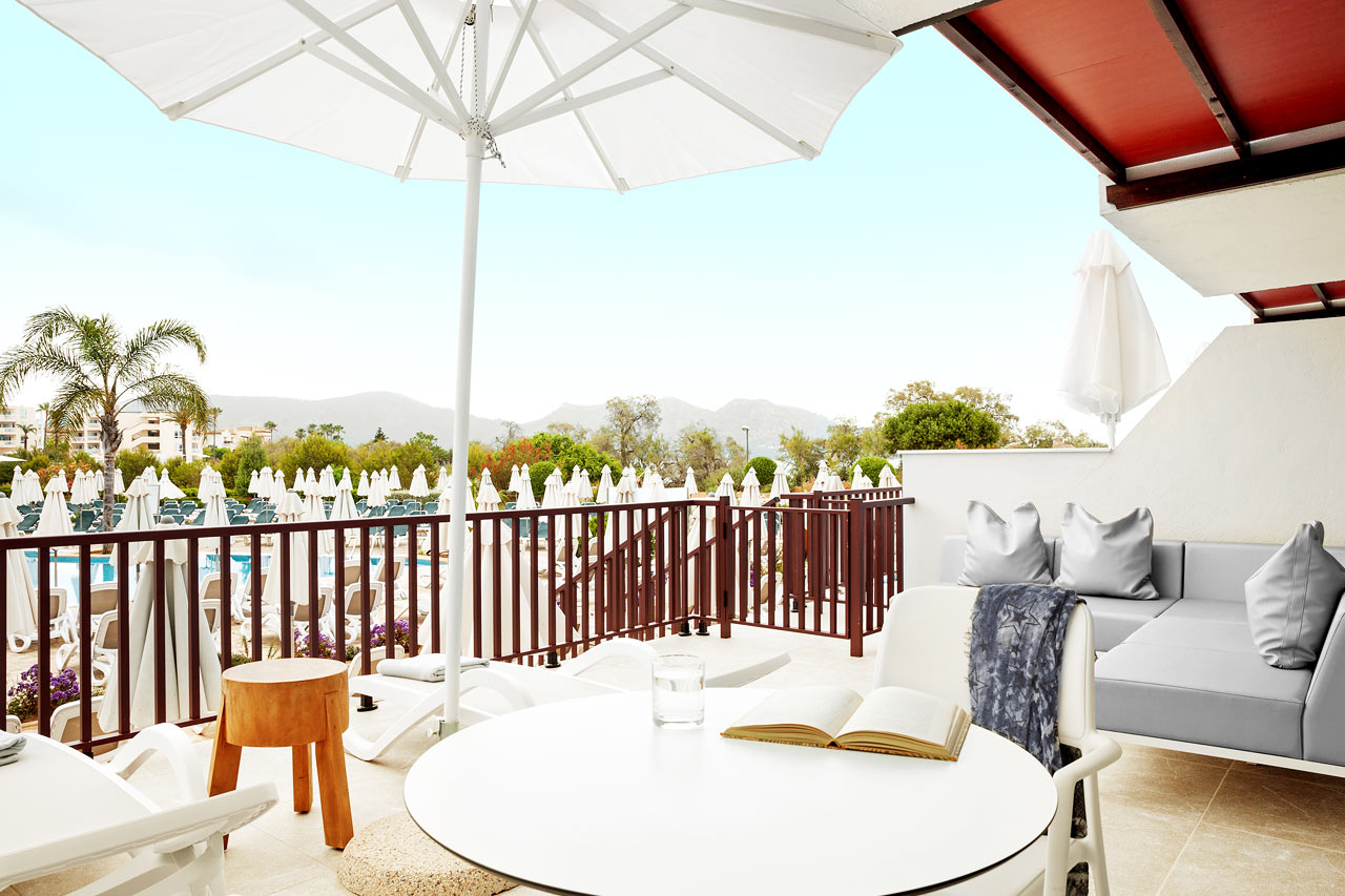 2-romsleilighet Royal Lounge Suite, stor terrasse mot bassengområdet, Mimosa