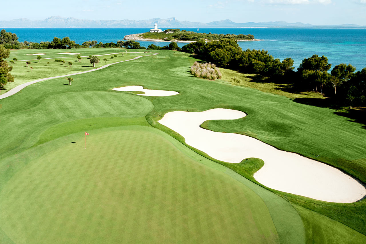 Golfbanen Alcanada, cirka 4,5 km fra hotellet
