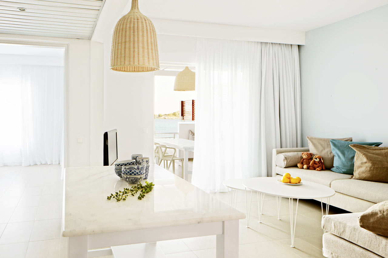 2-romsleilighet Royal Pool Suite med stor terrasse med havutsikt og utgang til privat, delt basseng, Triton