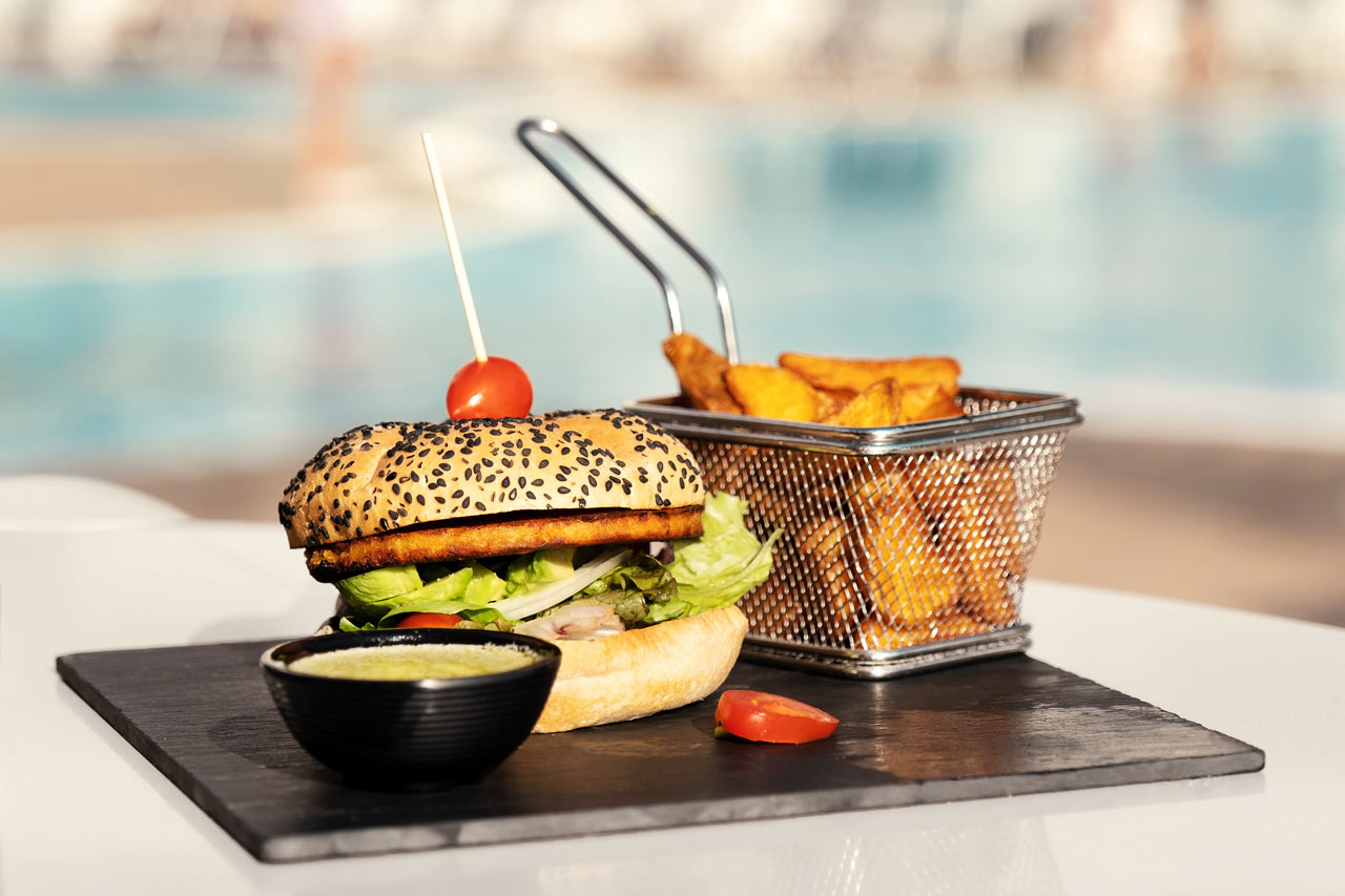 På Sunprime Coral Suites & Spa spiser du god og vellaget mat