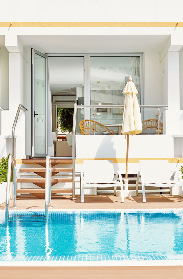 Prime Pool Suite med direkte utgang til delt privat basseng