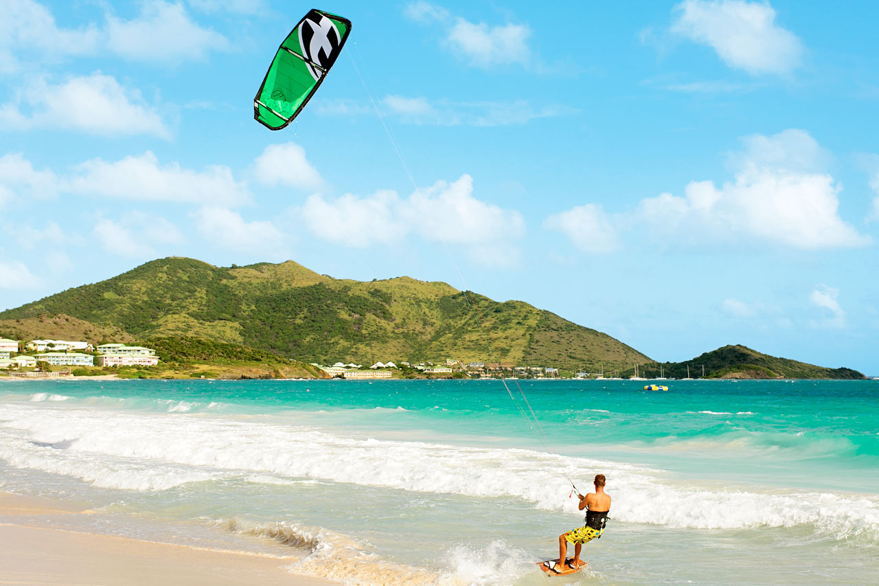 Orient Bay er en drøm for windsurfere og kitere