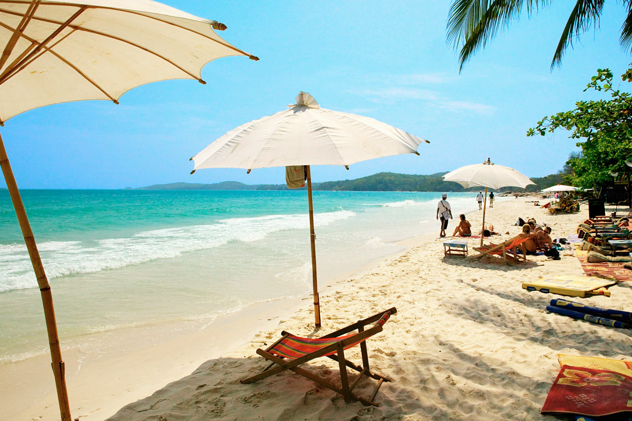 For øyeblikket er solsenger, barer og annen kommersiell virksomhet fjernet fra alle strender i Thailand. Les mer i beskrivelsen av reisemålet.