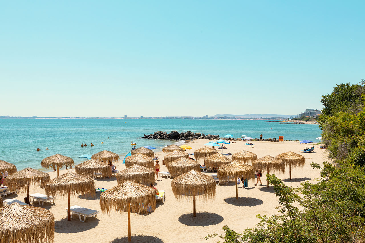 Den fine sandstranden i Sunny Beach