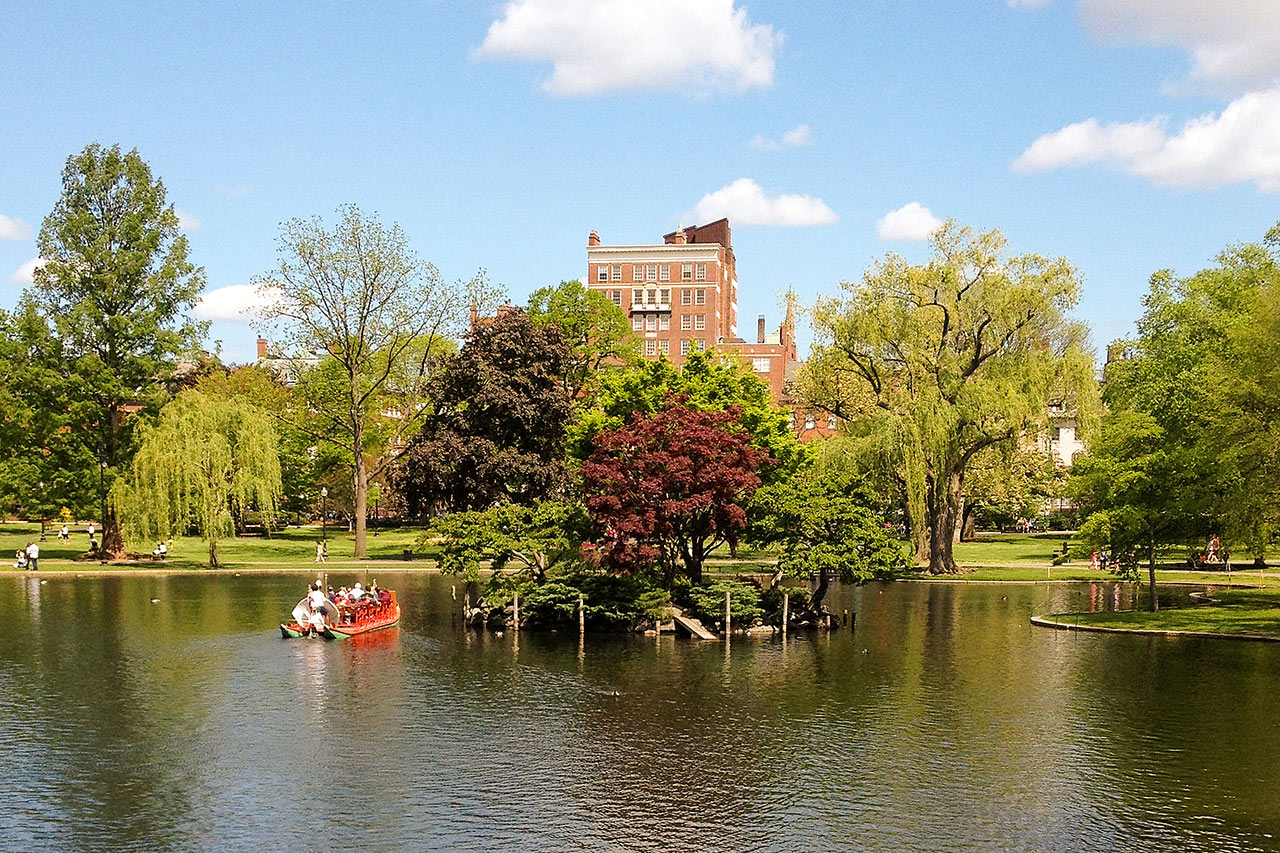 Den vakre parken Boston Common ligger midt i byen