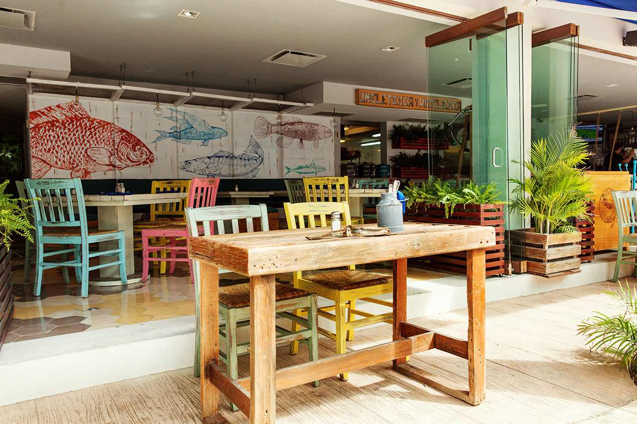 I Playa del carmen er det mange små hull i veggen der du kan sitte og betrakte folkelivet