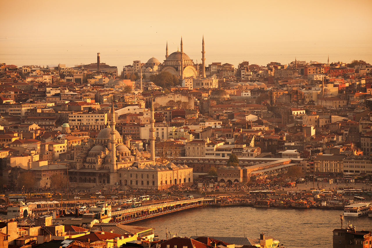 Solnedgang over Istanbul, Galata-broen, Det Gyldne Horn og Den Blå Moské