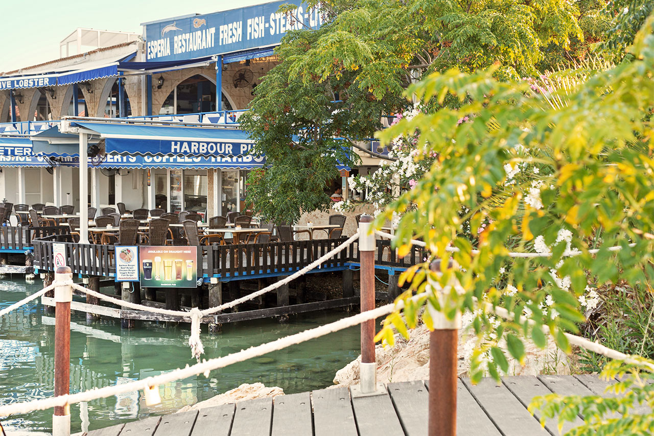 Havnen i Grecian Bay