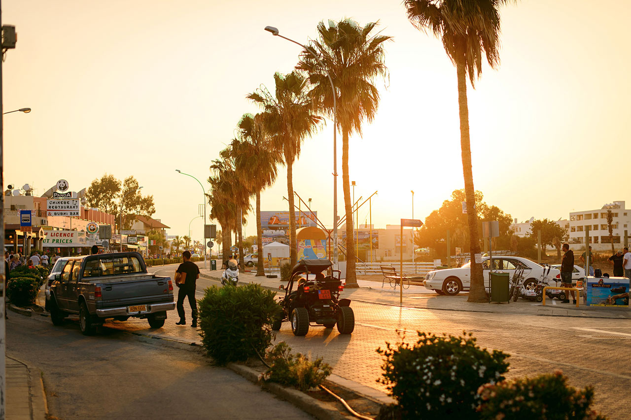 Nissi Avenue