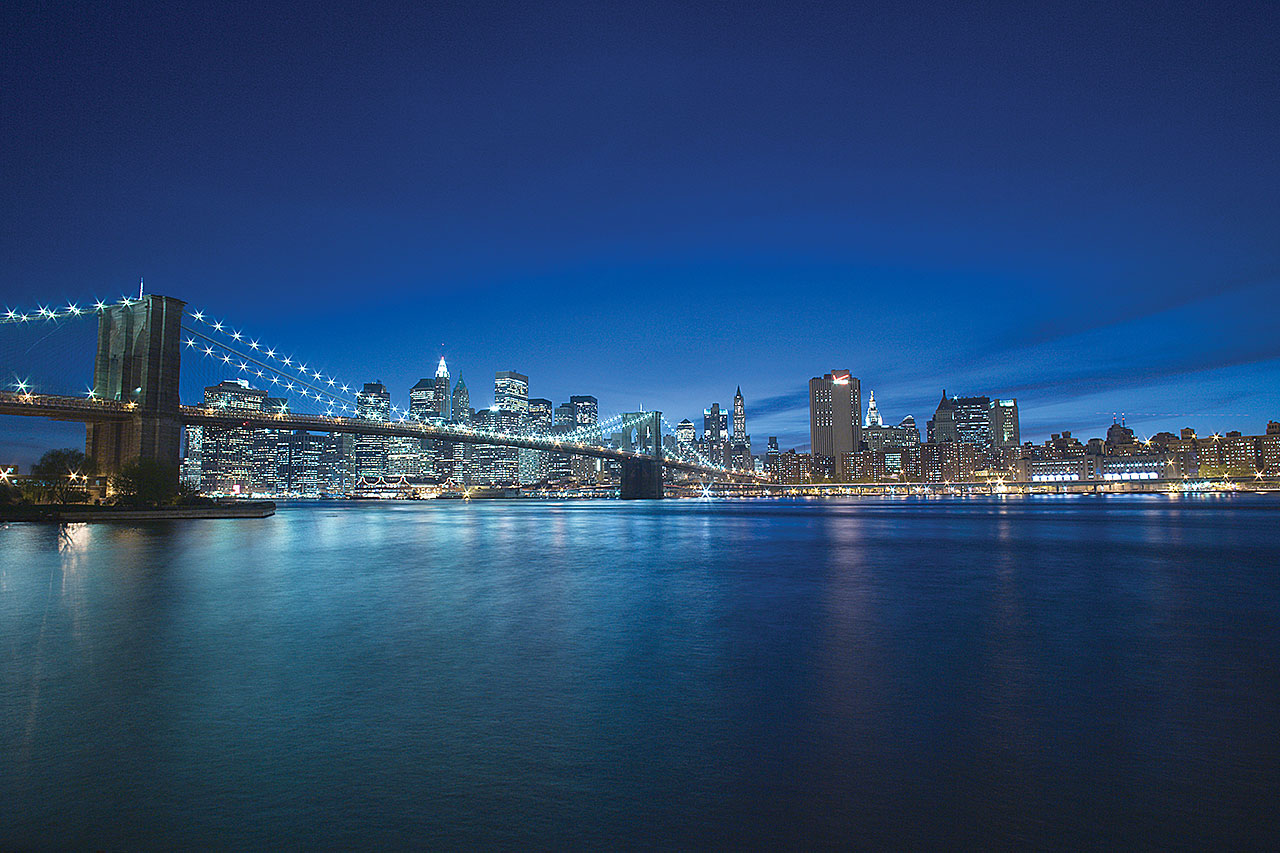 Brooklyn Bridge og Manhattan skyline