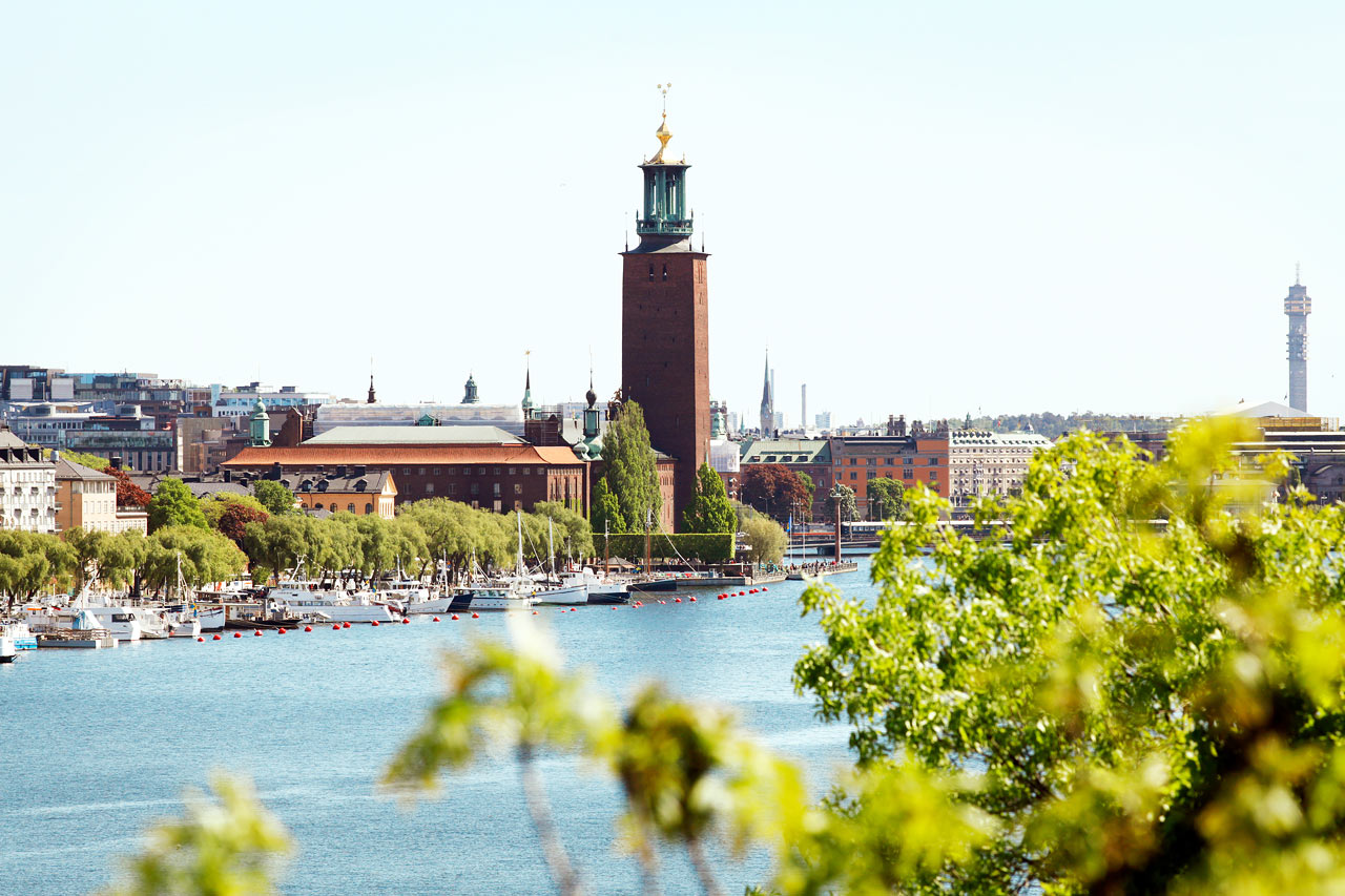 Rådhuset Norr Mälarstrand sett fra Västerbron