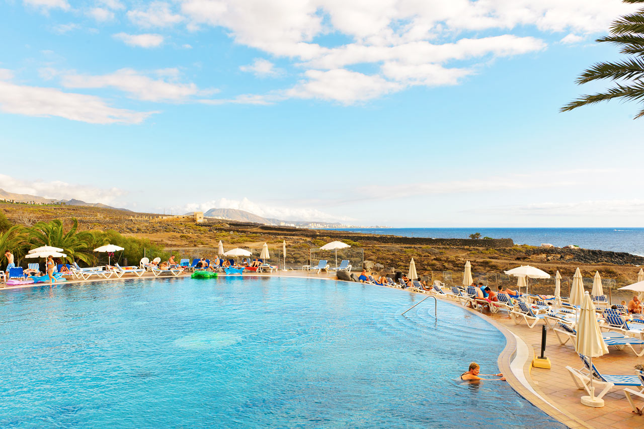 Playa Paraiso byr på oppfriskende bad i havet og hotell med fine bassengområder